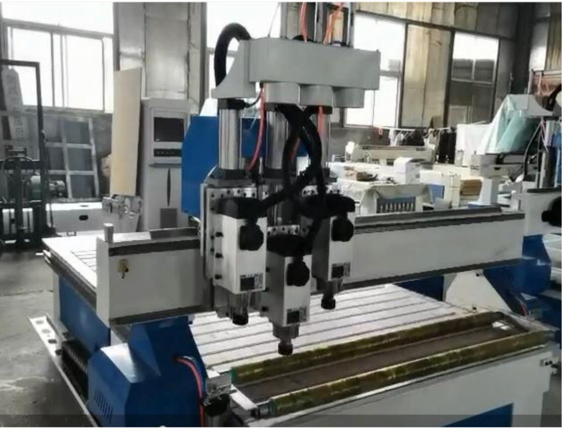 ماكينات راوتر CNC